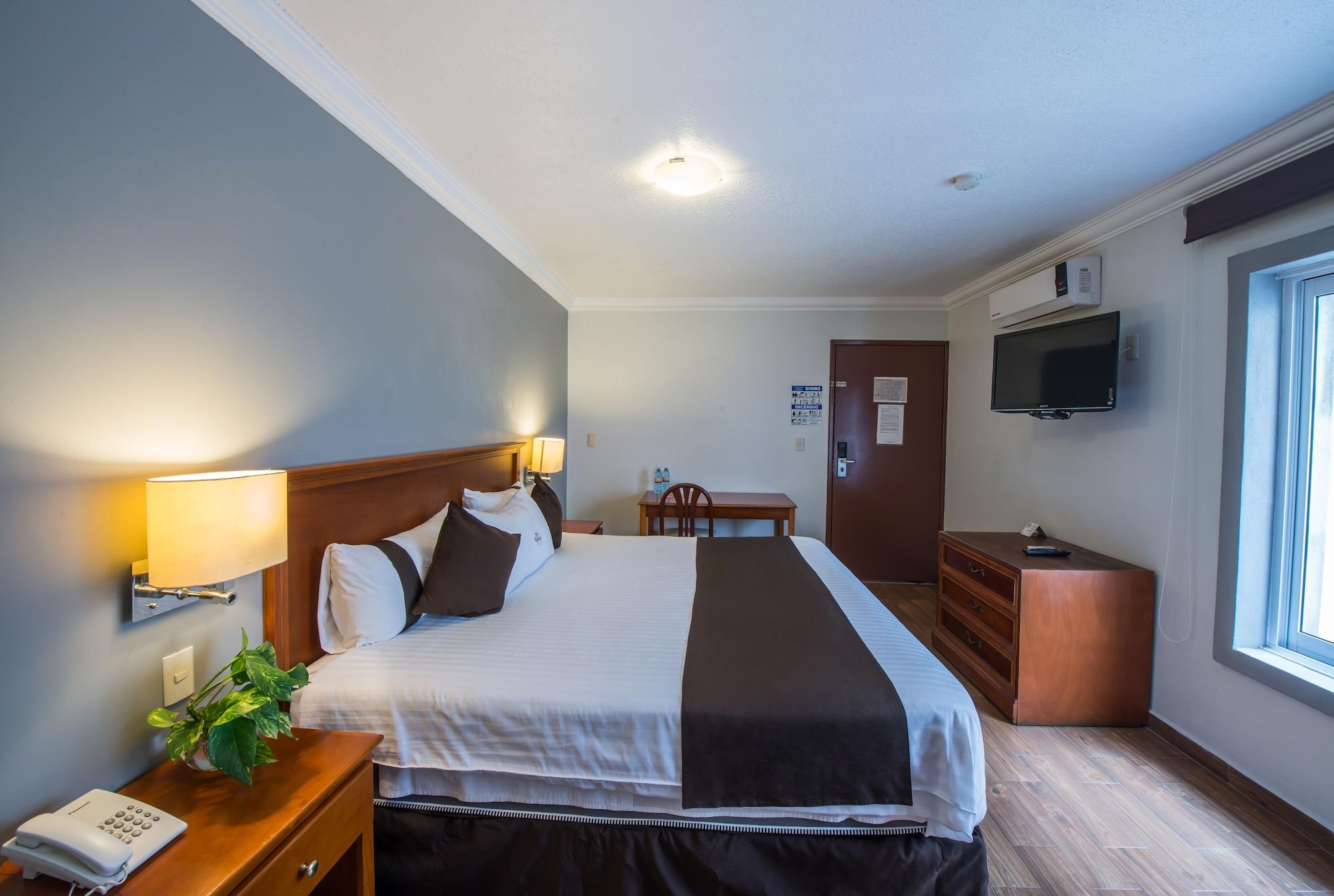 Del Marques Hotel And Suites Гвадалахара Экстерьер фото