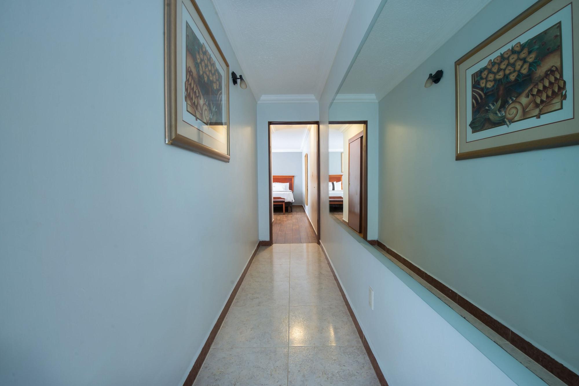 Del Marques Hotel And Suites Гвадалахара Экстерьер фото