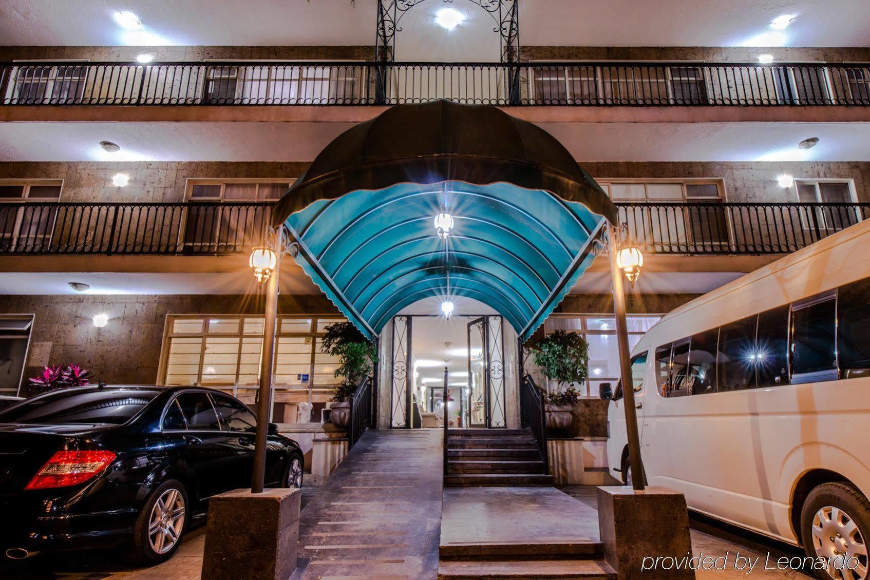 Del Marques Hotel And Suites Гвадалахара Экстерьер фото