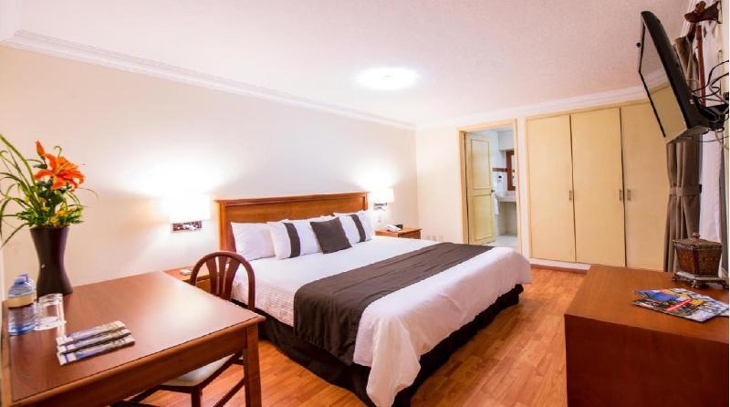 Del Marques Hotel And Suites Гвадалахара Экстерьер фото